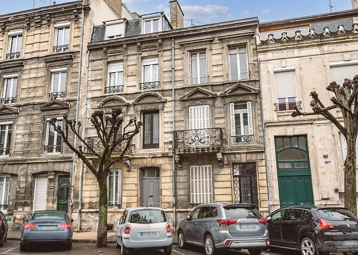 Le Jardinet, Face A La Cathedrale, Baignoire - Rdc * ランス